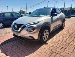 Cinzento prata metalizado Usado 2022 Nissan Juke N-Connecta SUV | € 18.950 (Preço justo)