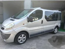 Cinzento Usado 2010 Opel Vivaro Van | € 9.500