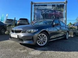 Cinzento Usado 2020 BMW 330e Advantage Sedan | € 31.990 (Preço justo)