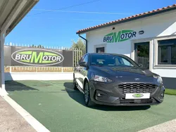 Cinzento Usado 2020 Ford Focus ST-Line Citadino | € 16.950 (Bom preço)