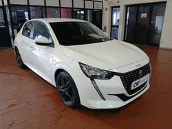 Branco Usado 2020 Peugeot 208 Active Citadino | € 13.640 (Bom preço)