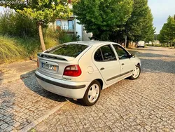 Cinza Usado 2000 Renault Mégane Sedan | € 1.250