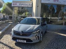 Cinza Usado 2024 Renault Clio V Techno | € 17.450 (Bom preço)