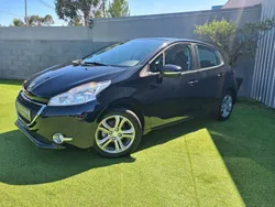 Preto Usado 2014 Peugeot 208 Active Citadino | € 8.990 (Bom preço)