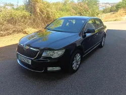 Preto Usado 2009 Skoda Superb Citadino | € 6.700
