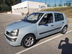 Usado 2003 Renault Clio II Sedan | € 2.000