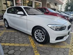 Branco Usado 2015 BMW 114 Advantage Citadino | € 14.900
