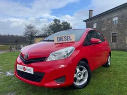 Vermelho Usado 2012 Toyota Yaris Active | € 11.299 (Preço justo)