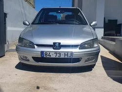 Cinzento Usado 1996 Peugeot 106 Citadino | € 1.250