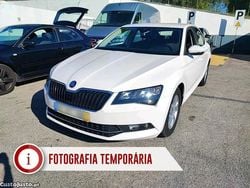 Branco Usado 2019 Skoda Superb Ambition Sedan | € 18.880