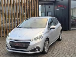 Cinzento Usado 2018 Peugeot 208 Citadino | € 11.900 (Preço justo)
