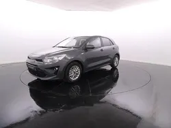 Cinzento Usado 2023 Kia Rio | € 17.900 (Preço justo)
