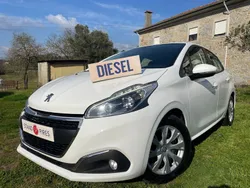 Branco Usado 2019 Peugeot 208 Active Citadino | € 12.200 (Bom preço)