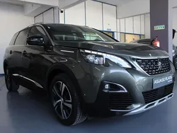 Cinza Usado 2019 Peugeot 5008 GT-line Monovolume | € 21.990 (Preço justo)