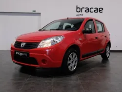 Vermelho Usado 2009 Dacia Sandero Comfort Citadino | € 4.750