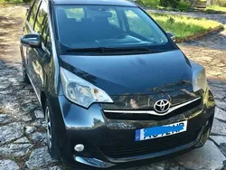 Usado 2011 Toyota Verso-S Monovolume | € 8.250