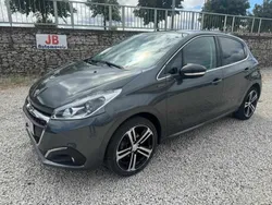 Cinza Usado 2016 Peugeot 208 GT-line Citadino | € 11.950 (Preço justo)