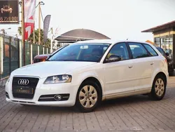 Branco Usado 2012 Audi A3 Attraction Citadino | € 9.990 (Bom preço)