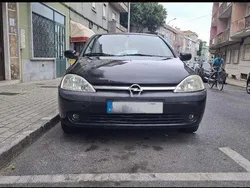 Usado 2003 Opel Corsa Comfort Sedan | € 1.900
