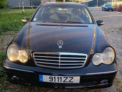 Usado 2003 Mercedes 220 Sedan | € 3.650
