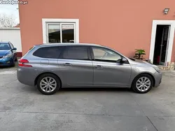Cinza Usado 2019 Peugeot 308 Style Sedan | € 11.990 (Preço justo)