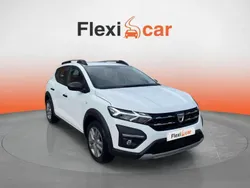 Branco Usado 2022 Dacia Sandero Comfort Citadino | € 15.380 (Bom preço)