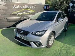 Cinza Usado 2022 Seat Ibiza Style Citadino | € 14.950 (Preço justo)