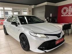 Branco Usado 2020 Toyota Camry Luxury Sedan | € 34.490