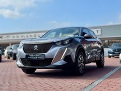 Cinzento Usado 2020 Peugeot 2008 Active SUV | € 17.000 (Preço justo)