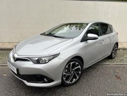 Cinza Usado 2015 Toyota Auris Sport Sedan | € 13.500 (Preço elevado)