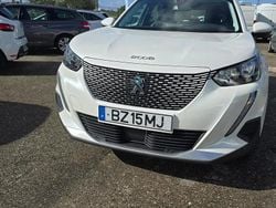 Branco Usado 2020 Peugeot e-2008 Allure SUV | € 16.490 (Bom preço)
