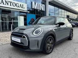 Cinzento Usado 2022 Mini Cooper SE Essential Citadino | € 24.490 (Preço justo)