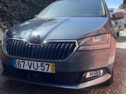 Cinzento Usado 2018 Skoda Fabia Citadino | € 9.400