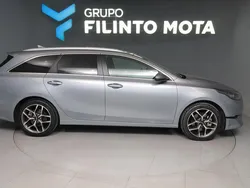 Cinza Usado 2024 Kia Ceed Sport Carrinha | € 21.990 (Preço elevado)