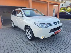 Branco Usado 2014 Mitsubishi Outlander SUV | € 15.500 (Preço justo)