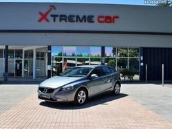 Cinza Usado 2017 Volvo V40 Momentum Carrinha | € 15.750 (Preço justo)