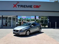 Cinza Usado 2017 Volvo V40 Momentum Carrinha | € 15.750 (Preço justo)