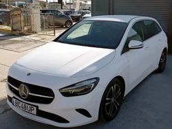 Branco polar Usado 2023 Mercedes B180 Advanced Monovolume | € 36.890 (Preço justo)