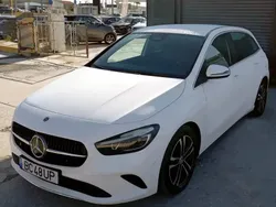 Branco polar Usado 2023 Mercedes B180 Advanced Monovolume | € 36.890 (Bom preço)