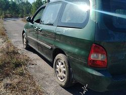 Usado 2000 Kia Carnival 2 Monovolume | € 1.350