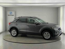 Cinzento Usado 2024 VW T-Roc Life SUV | € 23.490 (Preço justo)
