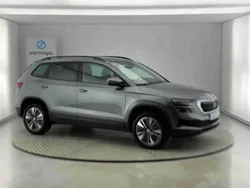 Cinzento Usado 2024 Skoda Karoq SUV | € 27.490 (Preço justo)