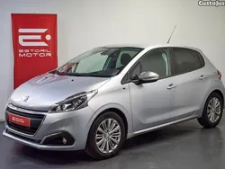 Cinza Usado 2016 Peugeot 208 Style Citadino | € 8.700 (Bom preço)