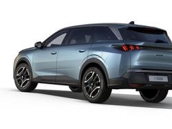 Azul Novo 2025 Peugeot e-5008 Allure SUV | € 43.900