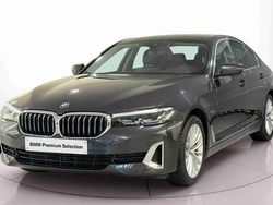 Cinzento Usado 2021 BMW 520 Luxury Line Sedan | € 36.900 (Preço elevado)