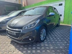 Cinzento Usado 2016 Peugeot 208 Citadino | € 8.950 (Preço justo)