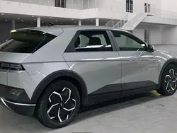 Cinzento Usado 2022 Hyundai Ioniq 5 Premium SUV | € 34.990 (Bom preço)