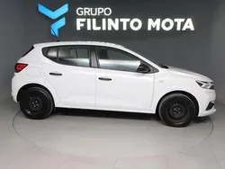 Branco Usado 2024 Dacia Sandero Essentiel Citadino | € 16.480 (Bom preço)
