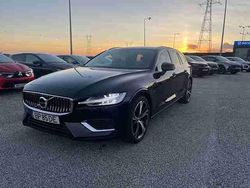 Preto Usado 2024 Volvo V60 Core Carrinha | € 43.490 (Preço justo)