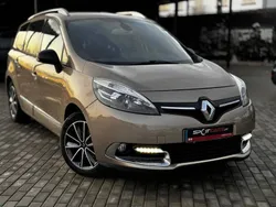 Castanho Usado 2014 Renault Scénic III Bose Edition Monovolume | € 12.890 (Caro)